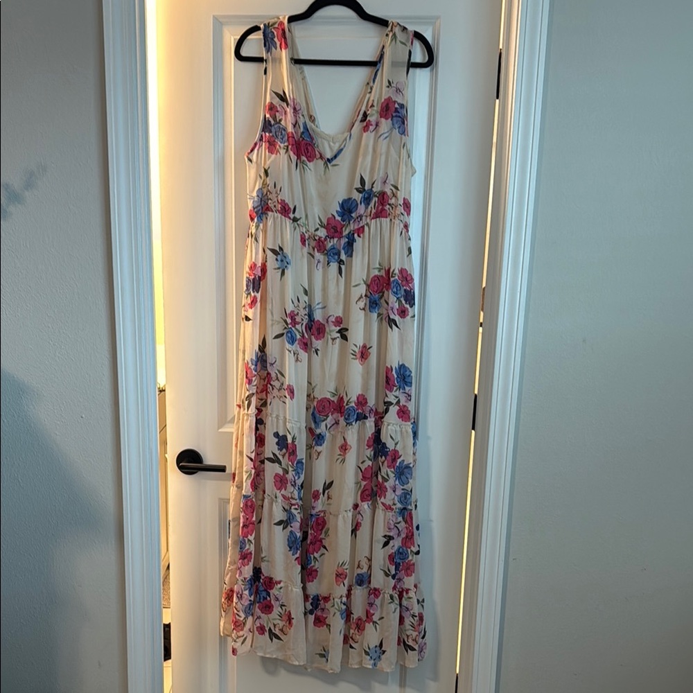 Torrid Sleeveless Tiered Maxi Sundress with slip Size 2 - Picture 4 of 6